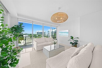 1150 102nd St in Bay Harbor Islands, FL - Foto de edificio - Building Photo