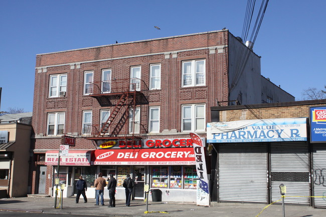 3805 Dyre Ave in Bronx, NY - Foto de edificio - Building Photo