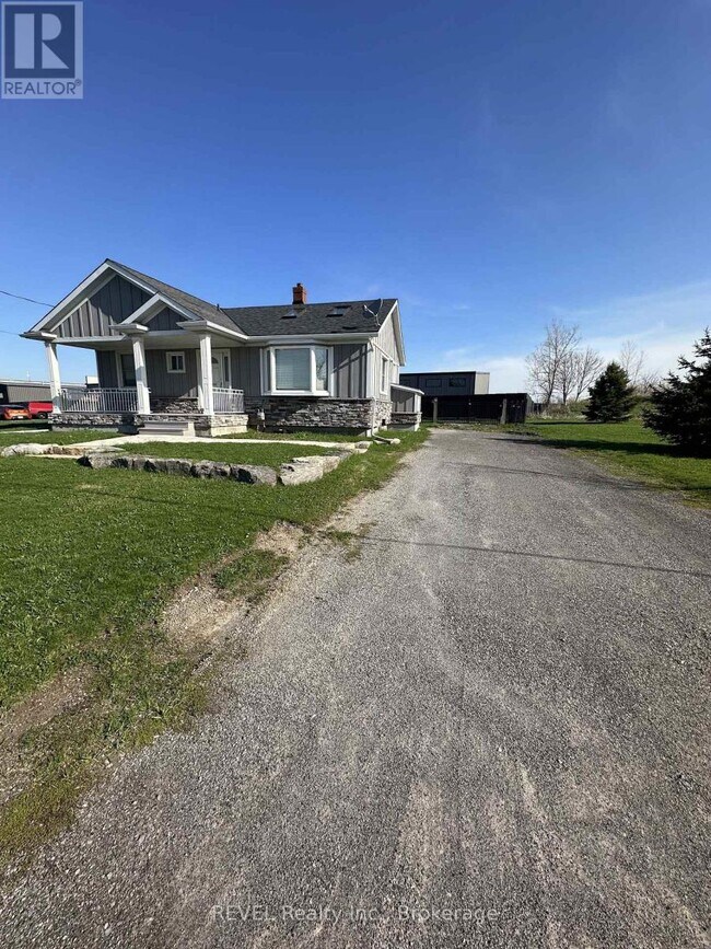 1098 Beaverdams Rd in Thorold, ON - Building Photo - Building Photo