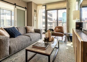 451 N State St in Chicago, IL - Building Photo