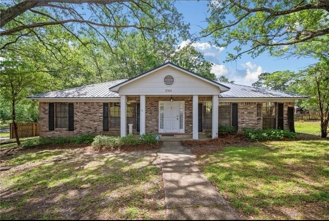 2301 Cedar Ky in Mobile, AL - Building Photo - Building Photo