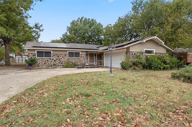 6412 Regal Rd in Forest Hill, TX - Building Photo