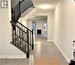 321 Crossway Ter in Ottawa, ON - Building Photo - Building Photo