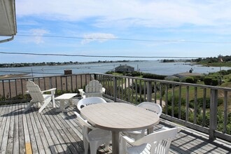 652 Jerry Brown Farm Rd in South Kingstown, RI - Building Photo - Building Photo