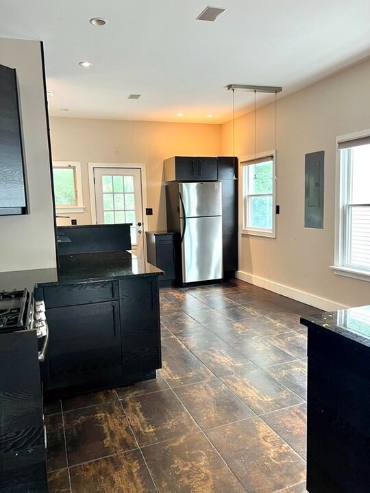 10 Ashland St-Unit -#3 in Boston, MA - Foto de edificio