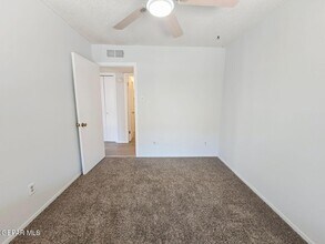 6625 Escondido Dr in El Paso, TX - Building Photo - Building Photo