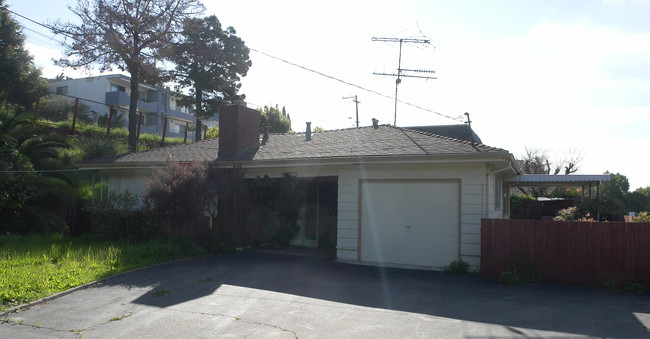 16222 Lindview Dr in San Leandro, CA - Foto de edificio - Building Photo