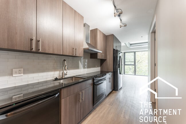 220 W Scott St, Unit 4 in Chicago, IL - Foto de edificio - Building Photo