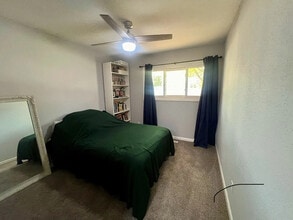 1012 Scottsdale Dr in Champaign, IL - Foto de edificio - Building Photo