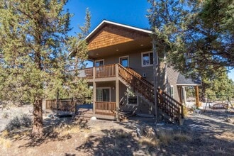 20930 SW Gift Rd in Bend, OR - Building Photo - Building Photo