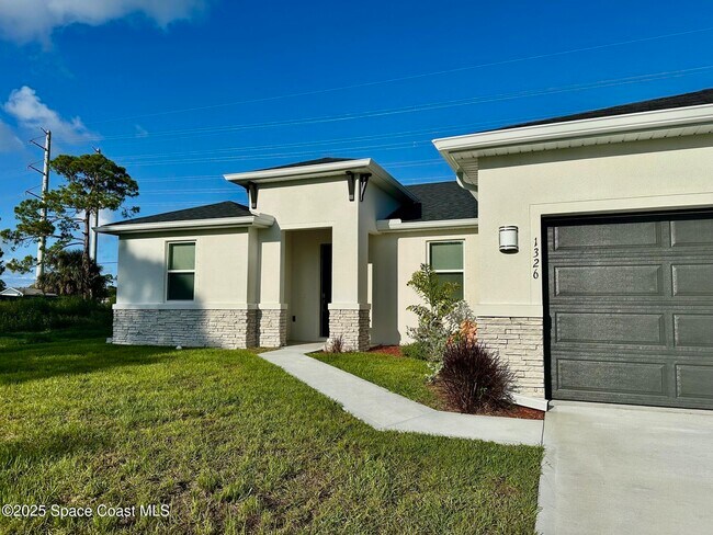 1326 Seeley Cir NW in Palm Bay, FL - Building Photo - Building Photo