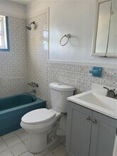 17051 NE 35th Ave-Unit -202 in Miami, FL - Building Photo - Building Photo