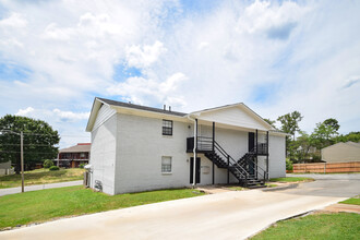 2 Meredith Ct in Little Rock, AR - Building Photo - Building Photo