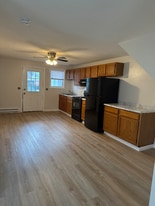 337 Montcalm St in Chicopee, MA - Building Photo