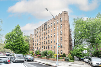 71 Ocean Pky in Brooklyn, NY - Building Photo - Building Photo