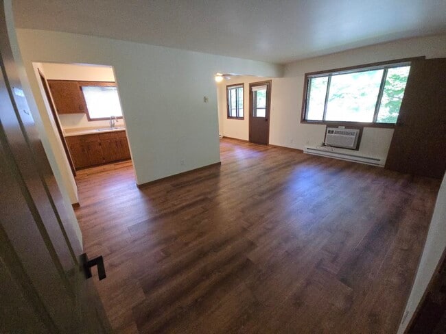 141 Maple Ave S, Unit 141 S Maple