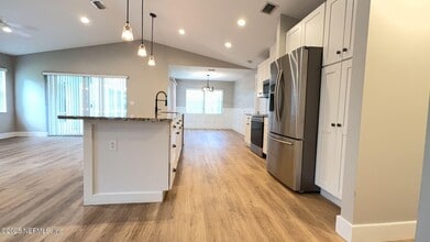 48 Firethorn Ln in Palm Coast, FL - Building Photo - Building Photo