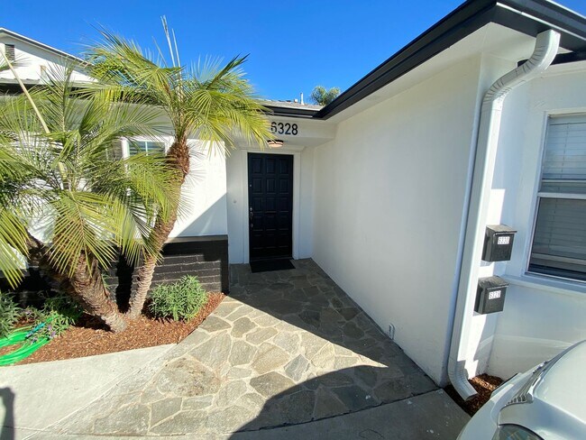 6328 Montezuma Rd in San Diego, CA - Foto de edificio - Building Photo