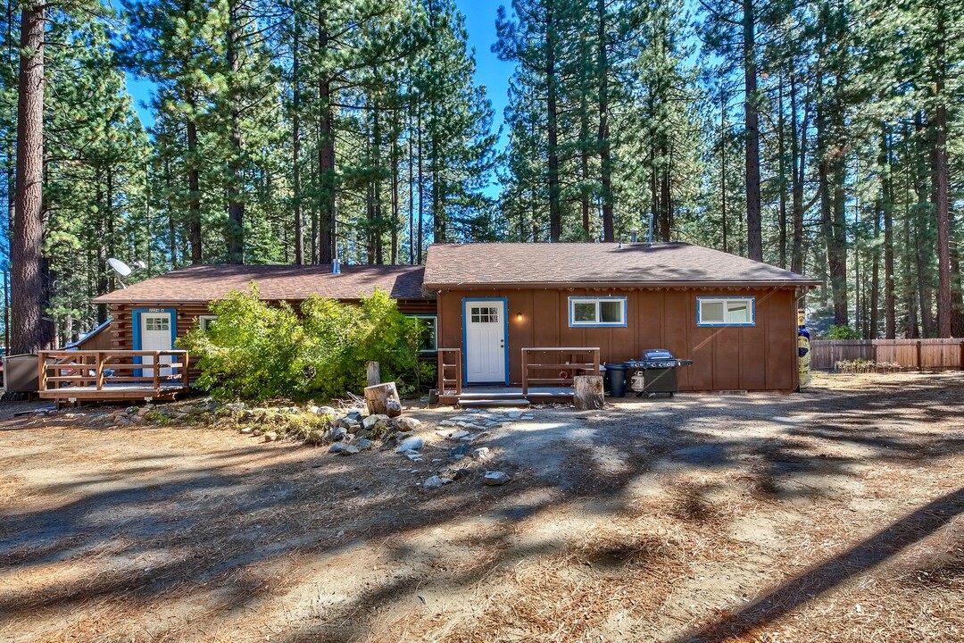 2224 Helen Ave in South Lake Tahoe, CA - Building Photo