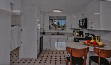 7800 Fairchild Ave in Winnetka, CA - Building Photo - Building Photo