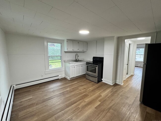 81 Springdale Ave, Unit 2 in Meriden, CT - Building Photo - Building Photo