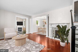 2238 Meridian St in Falls Church, VA - Foto de edificio - Building Photo