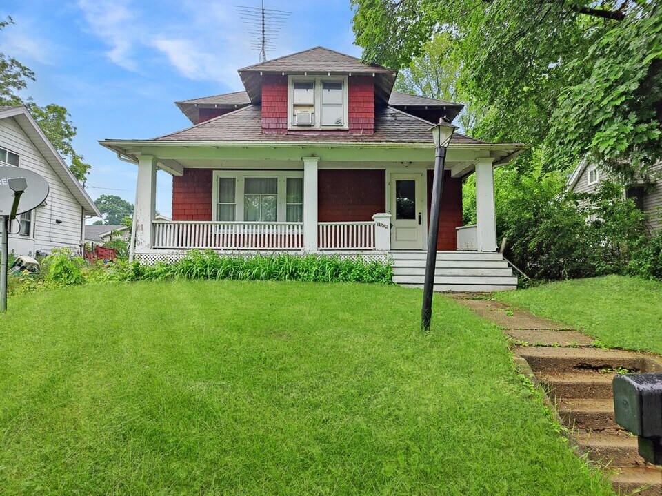 1505 Downey St in Flint, MI - Foto de edificio