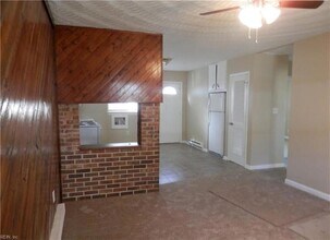 8919 Brighton St in Norfolk, VA - Foto de edificio - Building Photo
