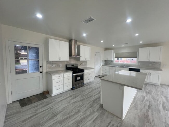 3506 W 229th St in Torrance, CA - Building Photo - Building Photo