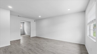 6413 S Roberts Ave-Unit -A in Tampa, FL - Foto de edificio - Building Photo