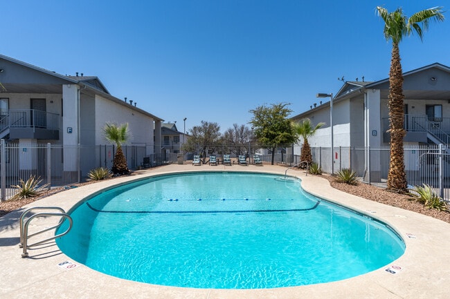 OMNI-Centre Square in Las Cruces, NM - Building Photo - Building Photo