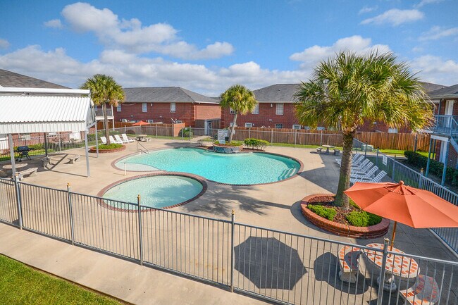 Spurlock North Apartments in Nederland, TX - Building Photo - Building Photo