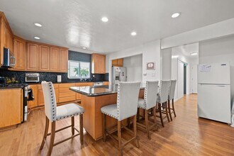 5227 E Falls View Dr in San Diego, CA - Building Photo - Building Photo