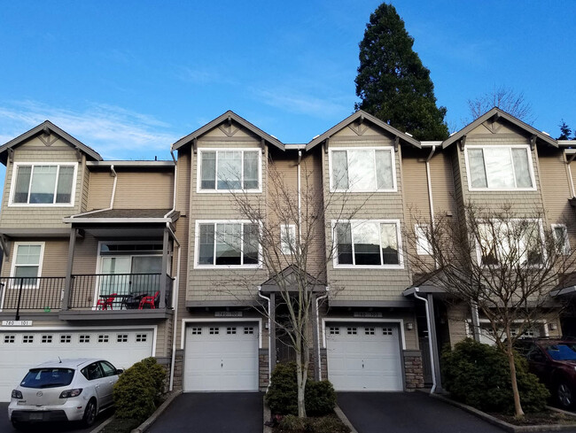 780 NW 118th Ave in Portland, OR - Foto de edificio - Building Photo