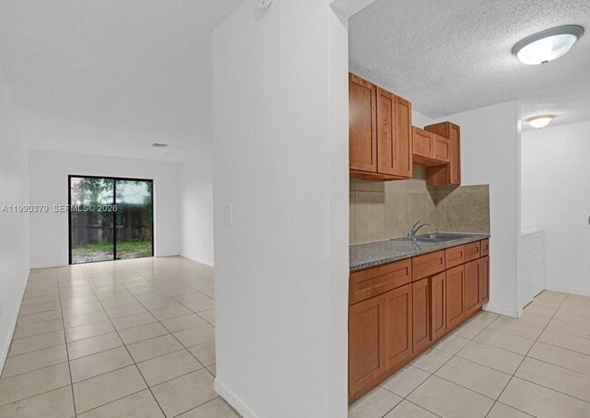 3876 NW 207 St Rd in Miami Gardens, FL - Building Photo - Building Photo