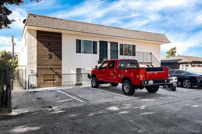 1642 C Ave in National City, CA - Foto de edificio - Building Photo