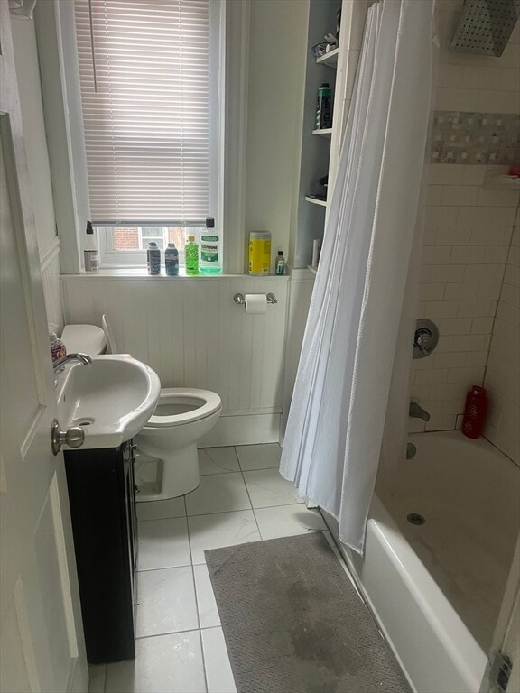 112 H St, Unit 2 in Boston, MA - Building Photo - Building Photo
