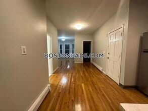 345 Meridian St, Unit 3 in Boston, MA - Building Photo - Building Photo
