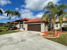 2710 Augusta Dr in Homestead, FL - Building Photo