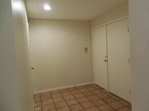 12 Hallmark Dr in Panorama Village, TX - Building Photo - Building Photo