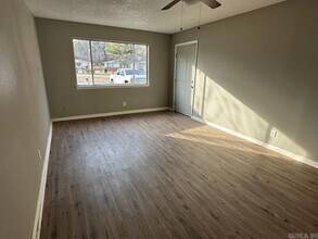 225 Laurel St in Jacksonville, AR - Building Photo - Building Photo