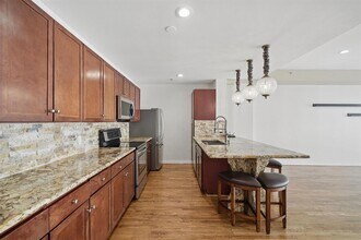 917 Main St in Houston, TX - Building Photo - Building Photo