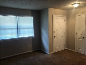 211 S Carl St in Siloam Springs, AR - Building Photo - Building Photo