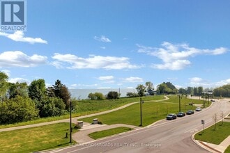 3 Larkin Ln in Bowmanville, ON - Building Photo - Building Photo