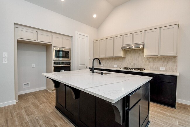 property at 3322 Verdant Ln