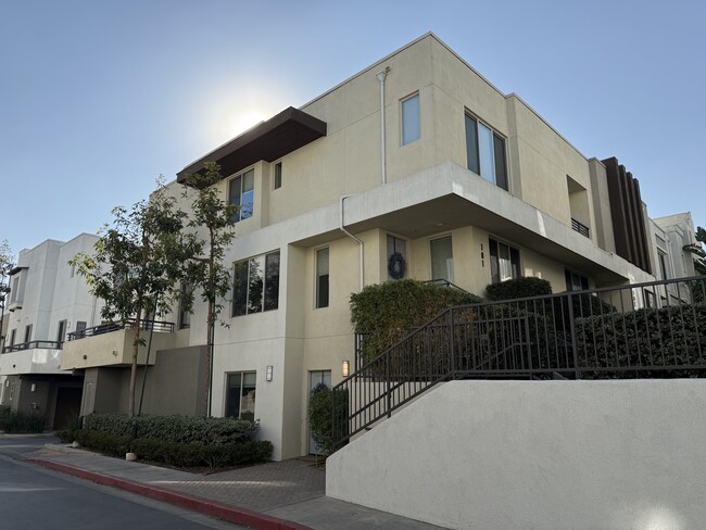 12921 Mission Ave, Unit #101 in El Segundo, CA - Building Photo - Building Photo