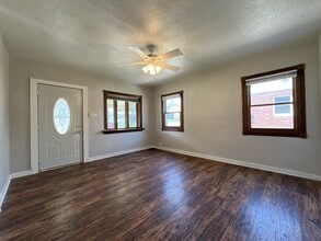 2048 Broadlawn Rd in Dubuque, IA - Building Photo - Building Photo