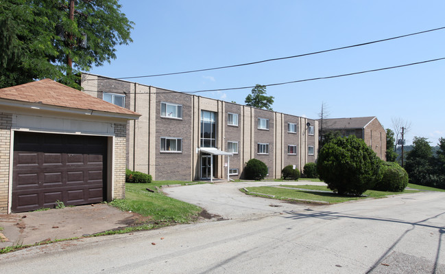 Oakmont Avenue Apartments LP in Duquesne, PA - Building Photo - Building Photo