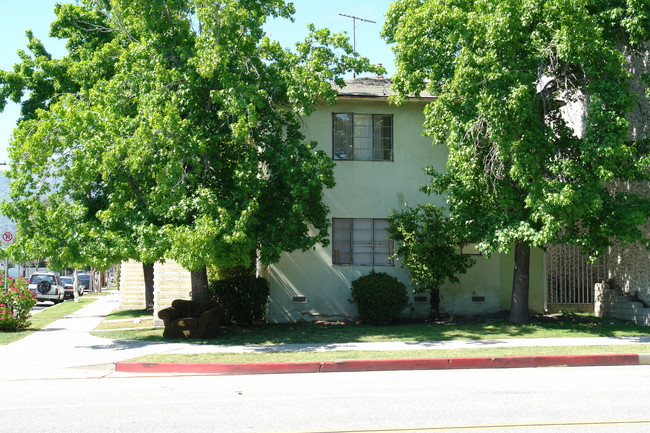 104 N Kenilworth Ave in Glendale, CA - Building Photo - Building Photo