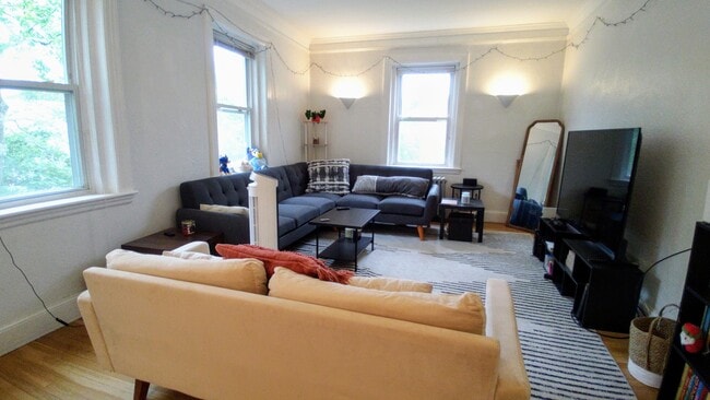51 Manchester Rd, Unit 3 in Brookline, MA - Building Photo - Building Photo